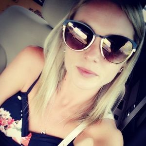 Meet your Posher, Robin